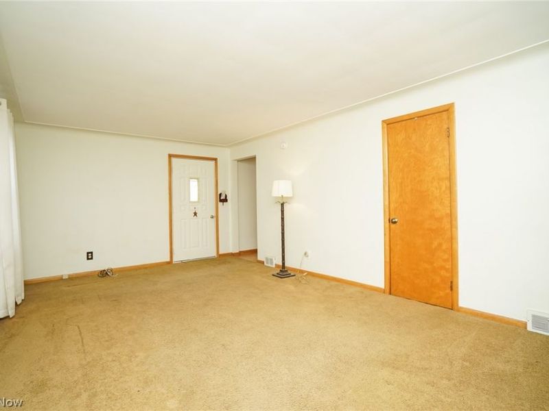 5581 E Calla Road E, New Middletown, OH 44442 Photo 8