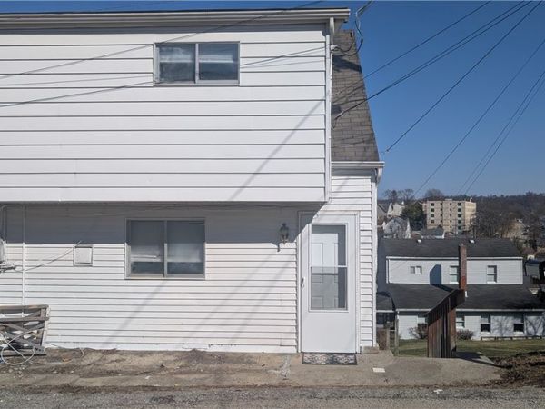 325 North , Unit 2, Mcdonald, PA 15057