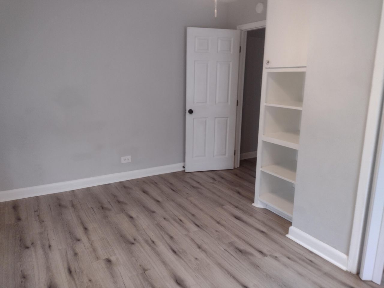 5062 Butler Street Photo 10