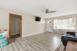 5062 Butler Street photo 4