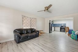 5062 Butler Street photo 4