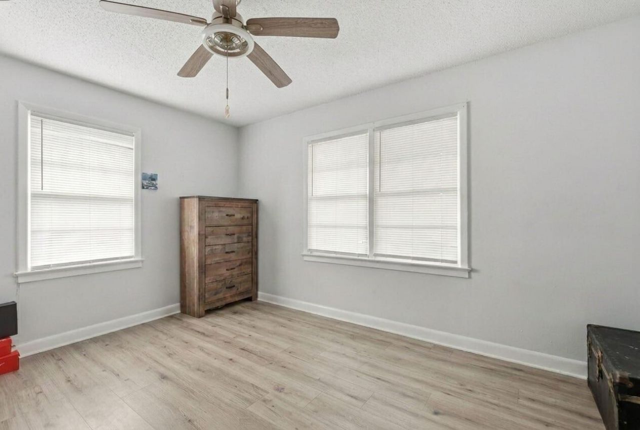 5062 Butler Street Photo 7