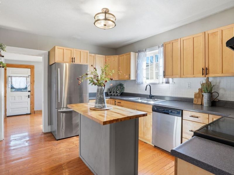 209 Pleasant Street, Bellevue, OH 44811 Photo 27