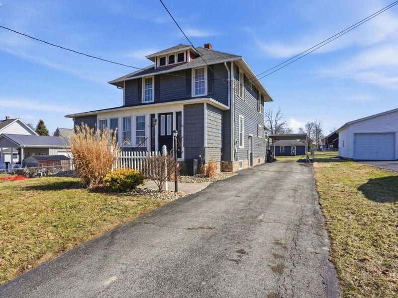 209 Pleasant Street, Bellevue, OH 44811 Photo 5