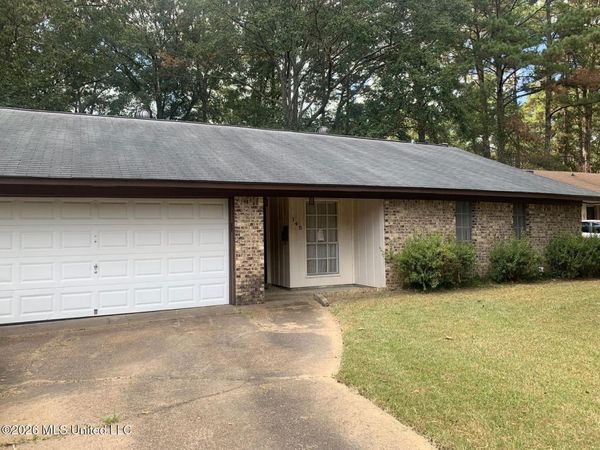 145 W Woodcrest Drive, Jackson, MS 39212