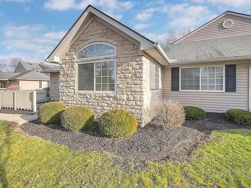 119 Hillview Court, Heath, OH 43056 Photo 2