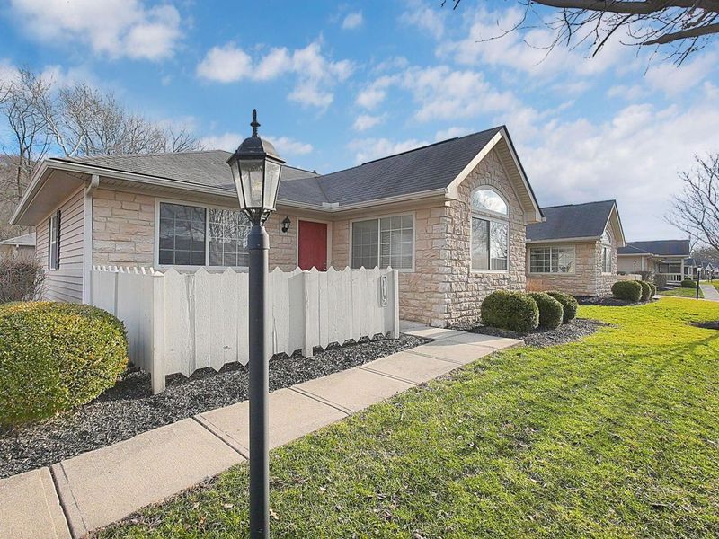 119 Hillview Court, Heath, OH 43056 Photo 3