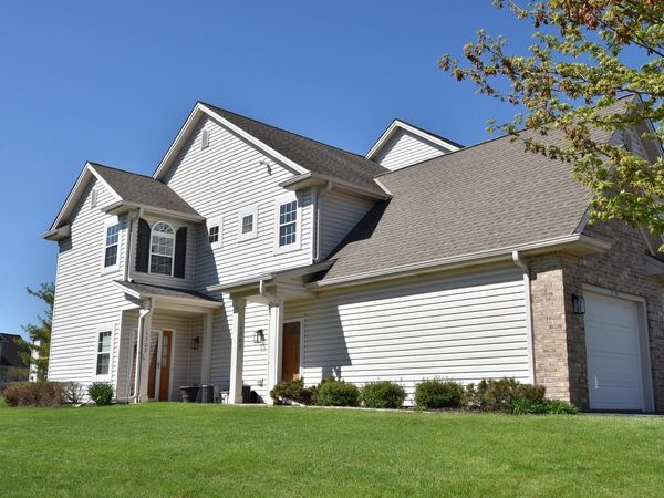 1709 Woodland WAY, Slinger, WI 53086