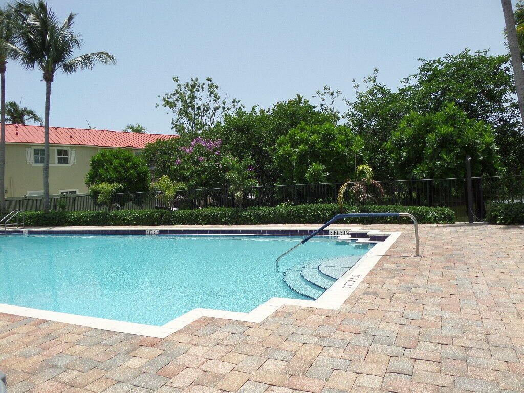 322 Lake Monterey Circle, Boynton Beach, FL 33426 Photo