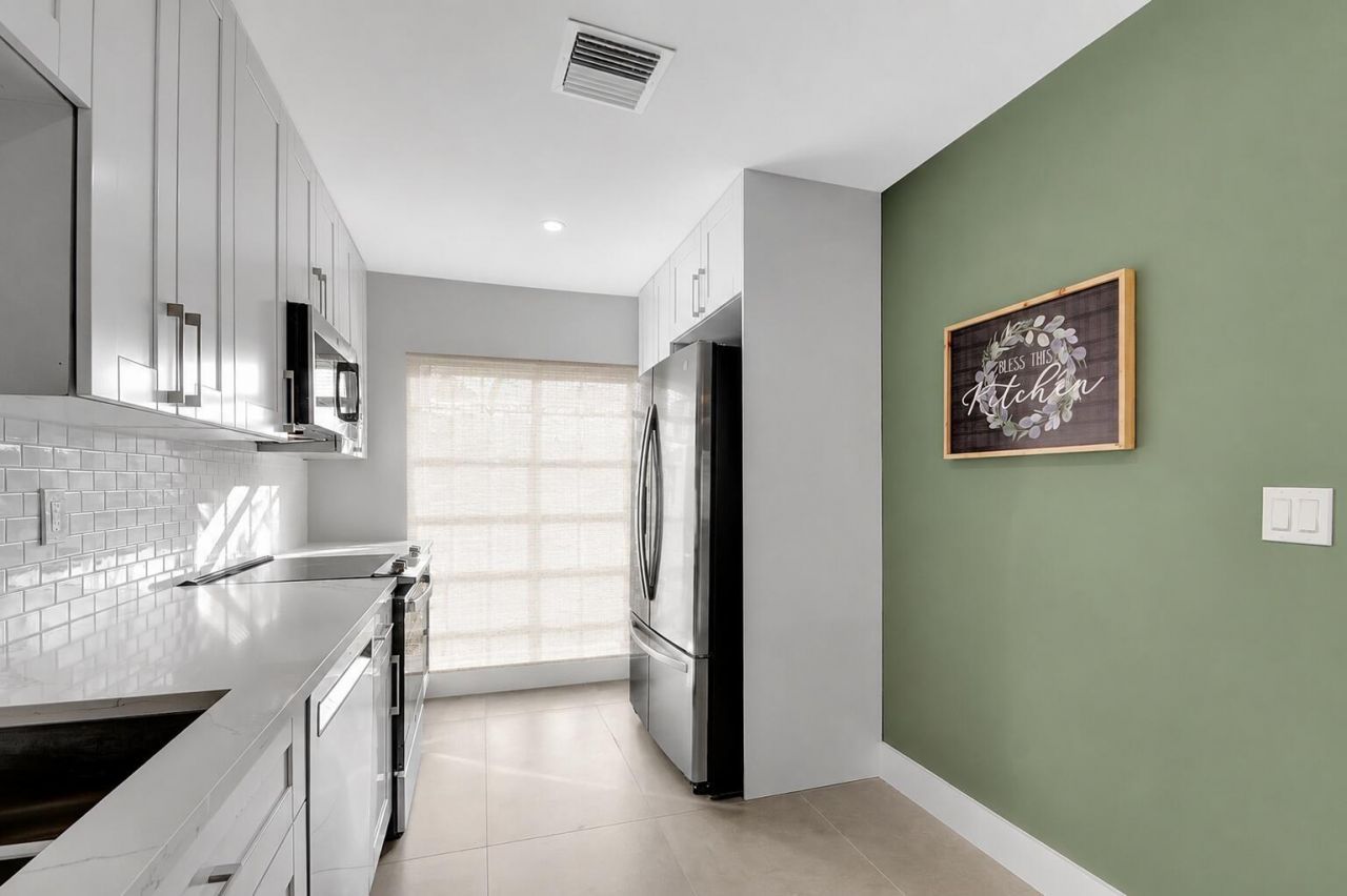 13602 Via Flora, Unit Apt C, Delray Beach, FL 33484 Photo