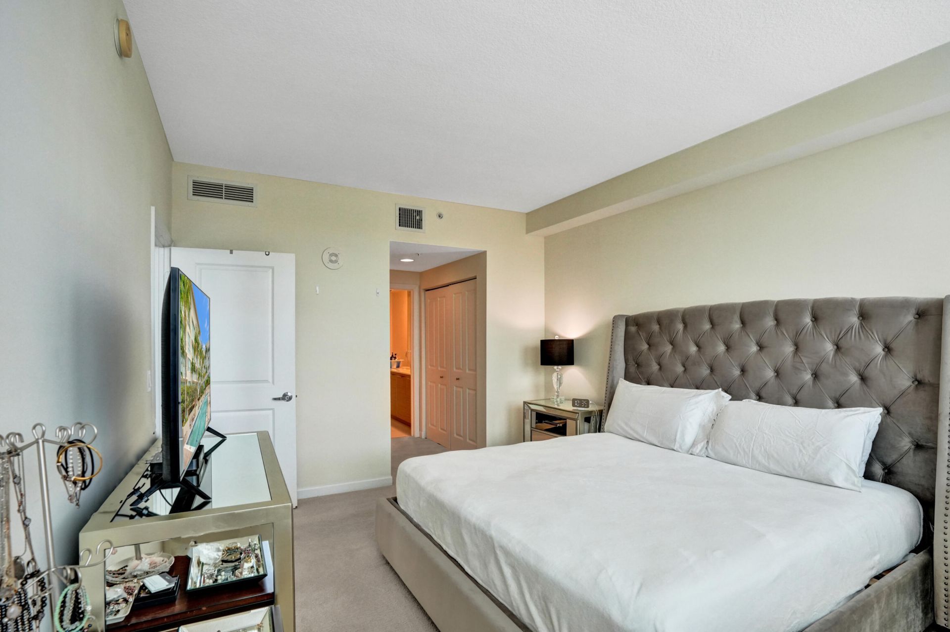 480 Hibiscus Street, Unit 421, West Palm Beach, FL 33401 Photo