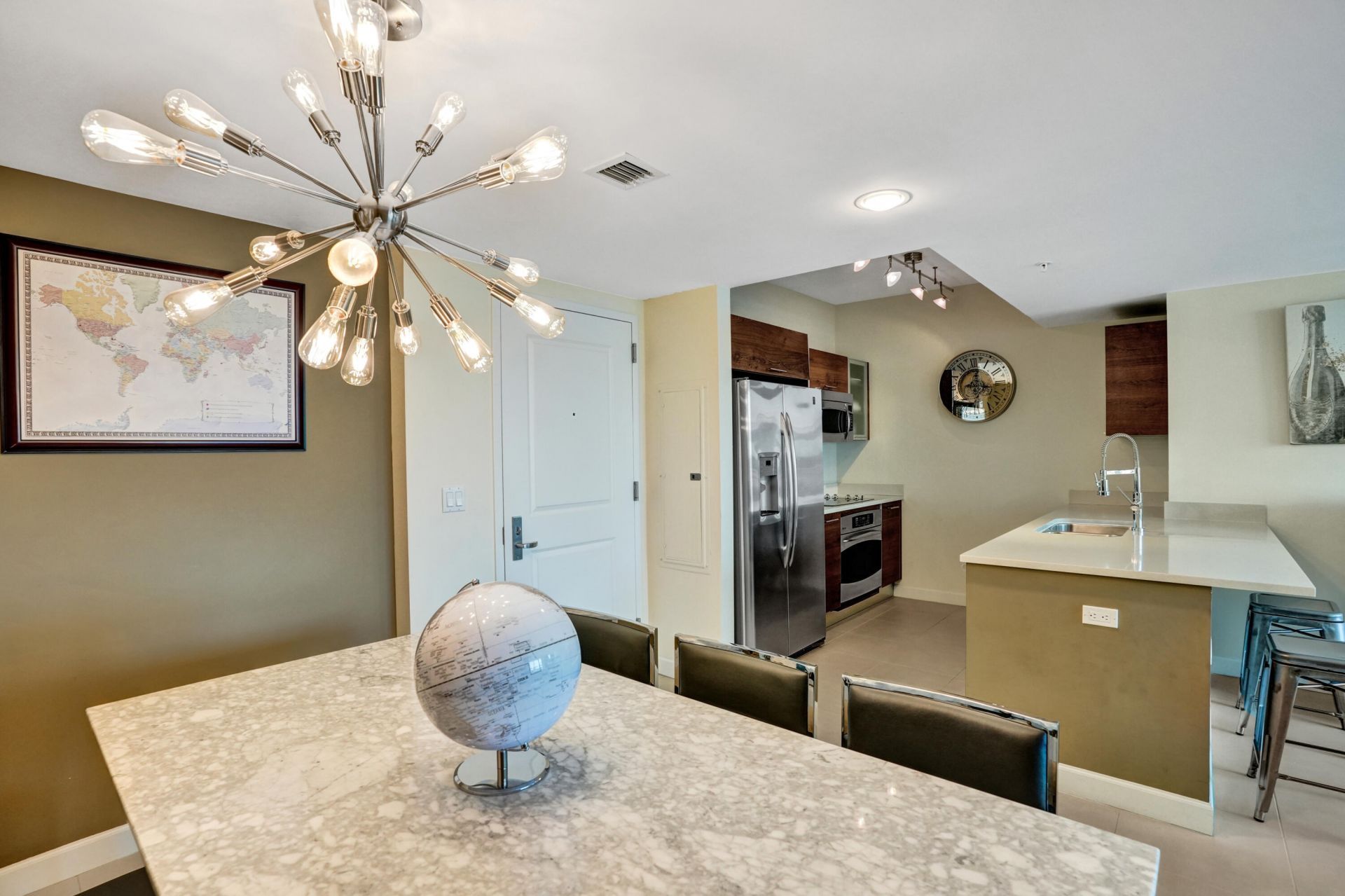 480 Hibiscus Street, Unit 421, West Palm Beach, FL 33401 Photo