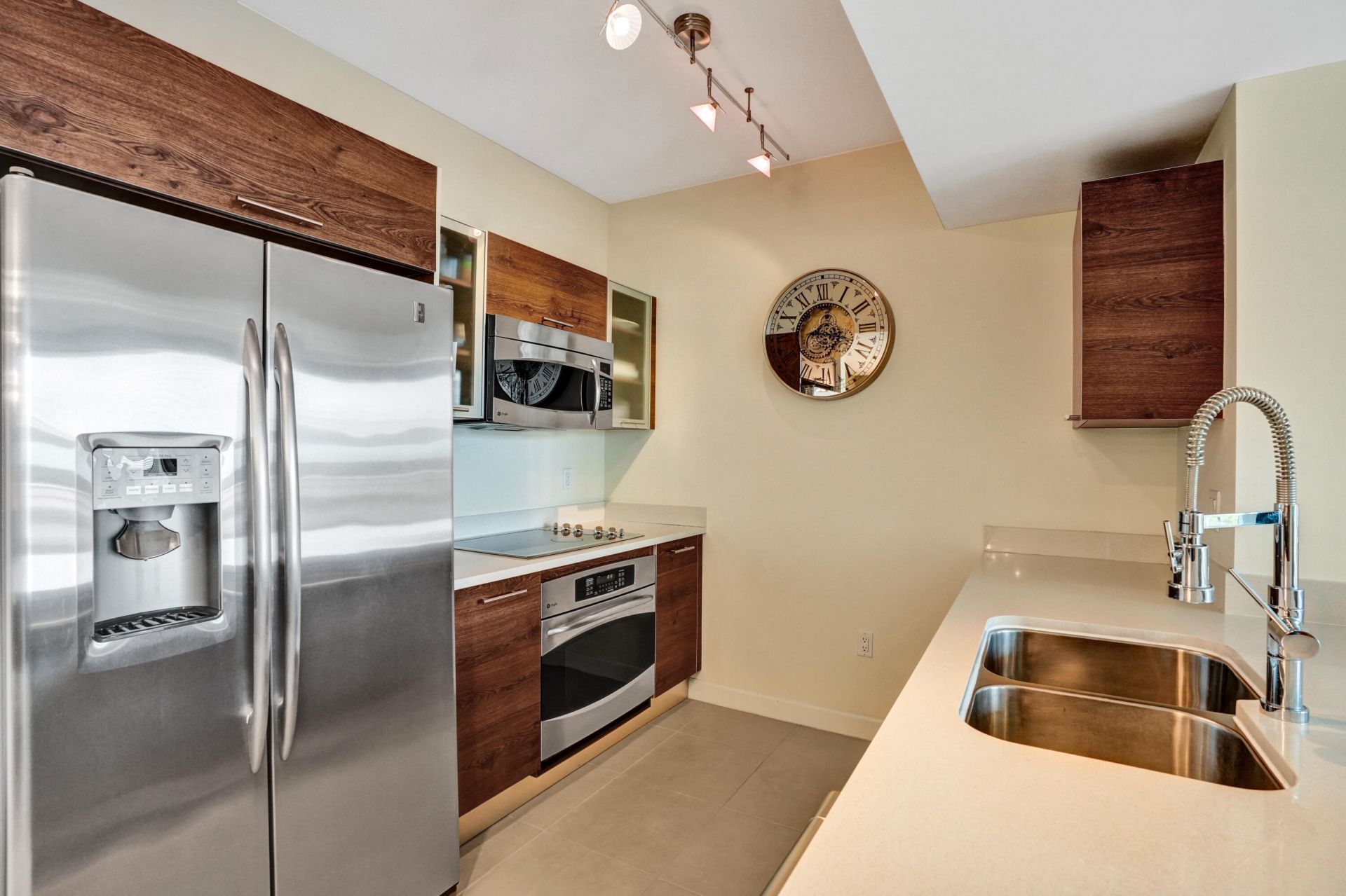 480 Hibiscus Street, Unit 421, West Palm Beach, FL 33401 Photo