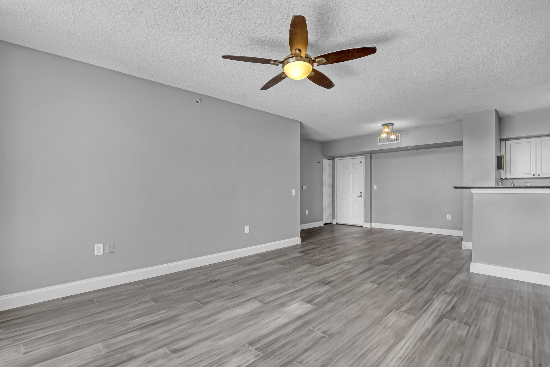 651 Okeechobee Boulevard, Unit 403, West Palm Beach, FL 33401 Photo