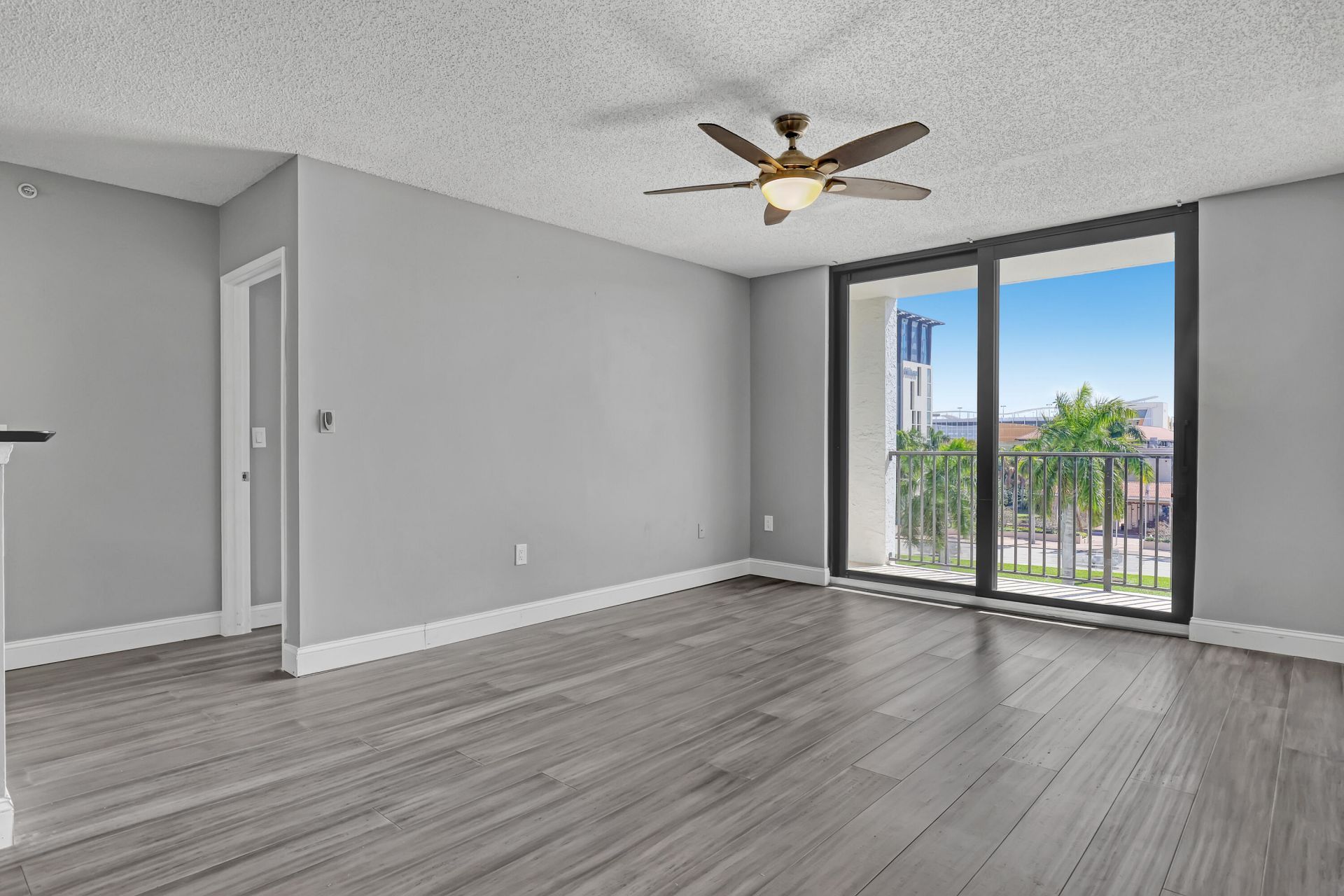 651 Okeechobee Boulevard, Unit 403, West Palm Beach, FL 33401 Photo