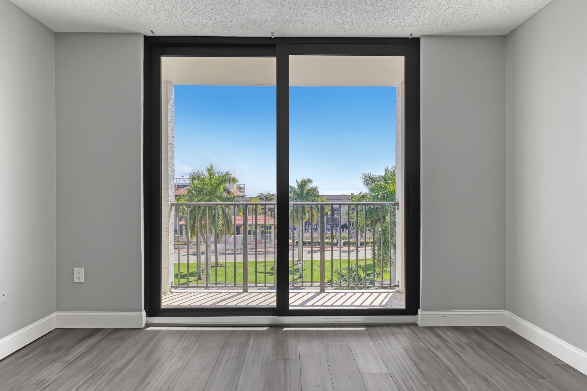 651 Okeechobee Boulevard, Unit 403, West Palm Beach, FL 33401 Photo