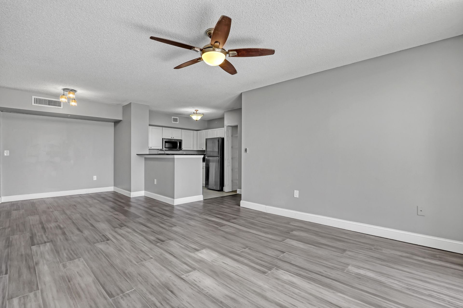 651 Okeechobee Boulevard, Unit 403, West Palm Beach, FL 33401 Photo