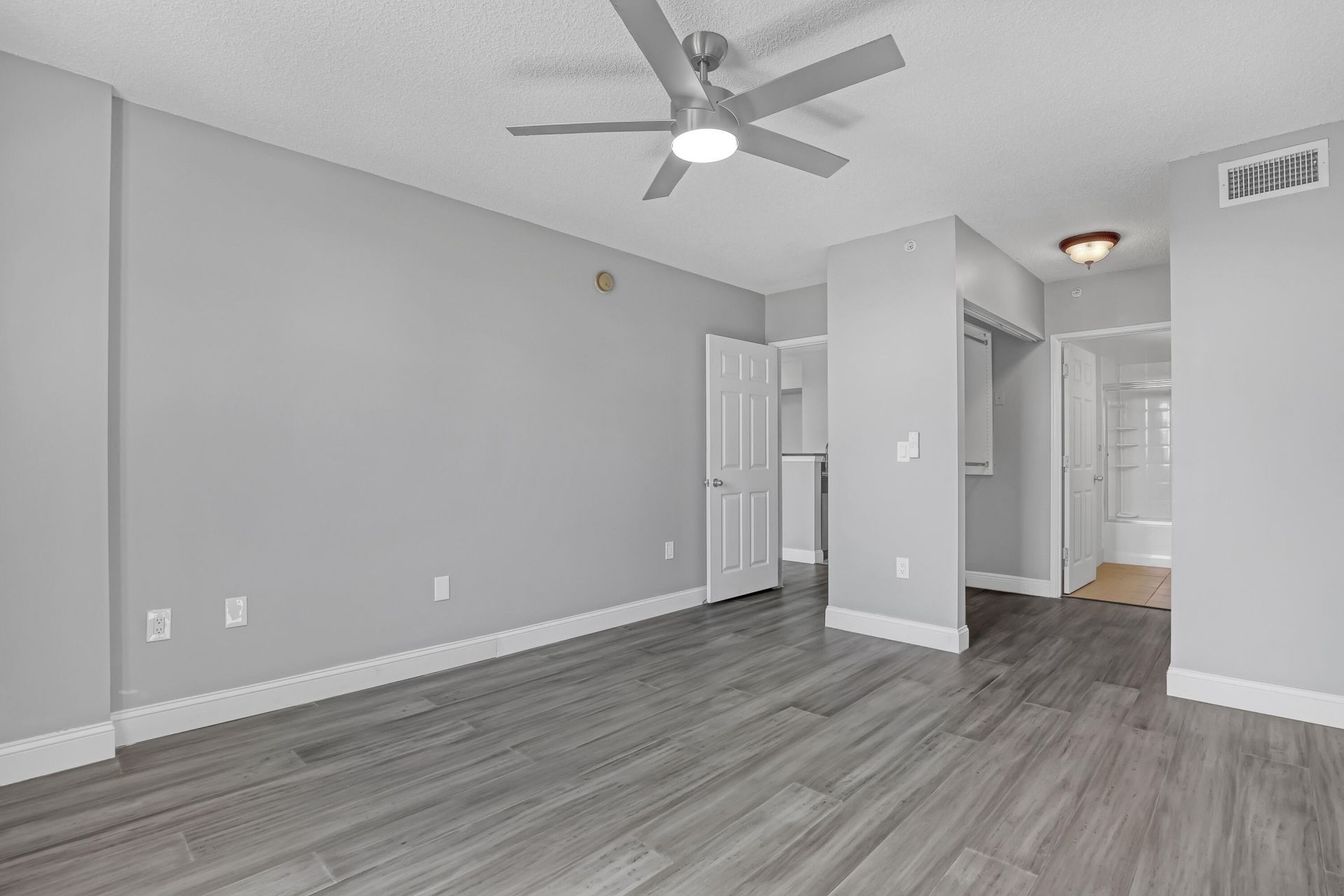 651 Okeechobee Boulevard, Unit 403, West Palm Beach, FL 33401 Photo