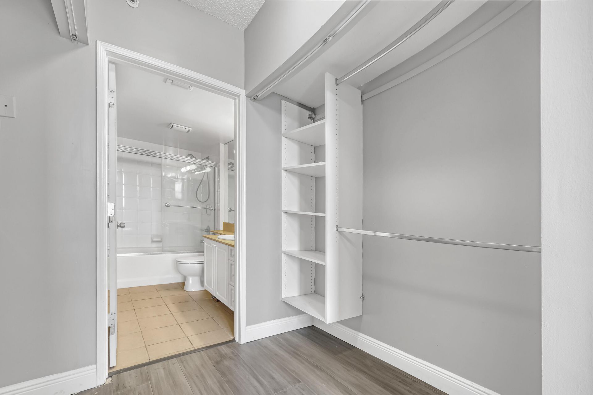 651 Okeechobee Boulevard, Unit 403, West Palm Beach, FL 33401 Photo