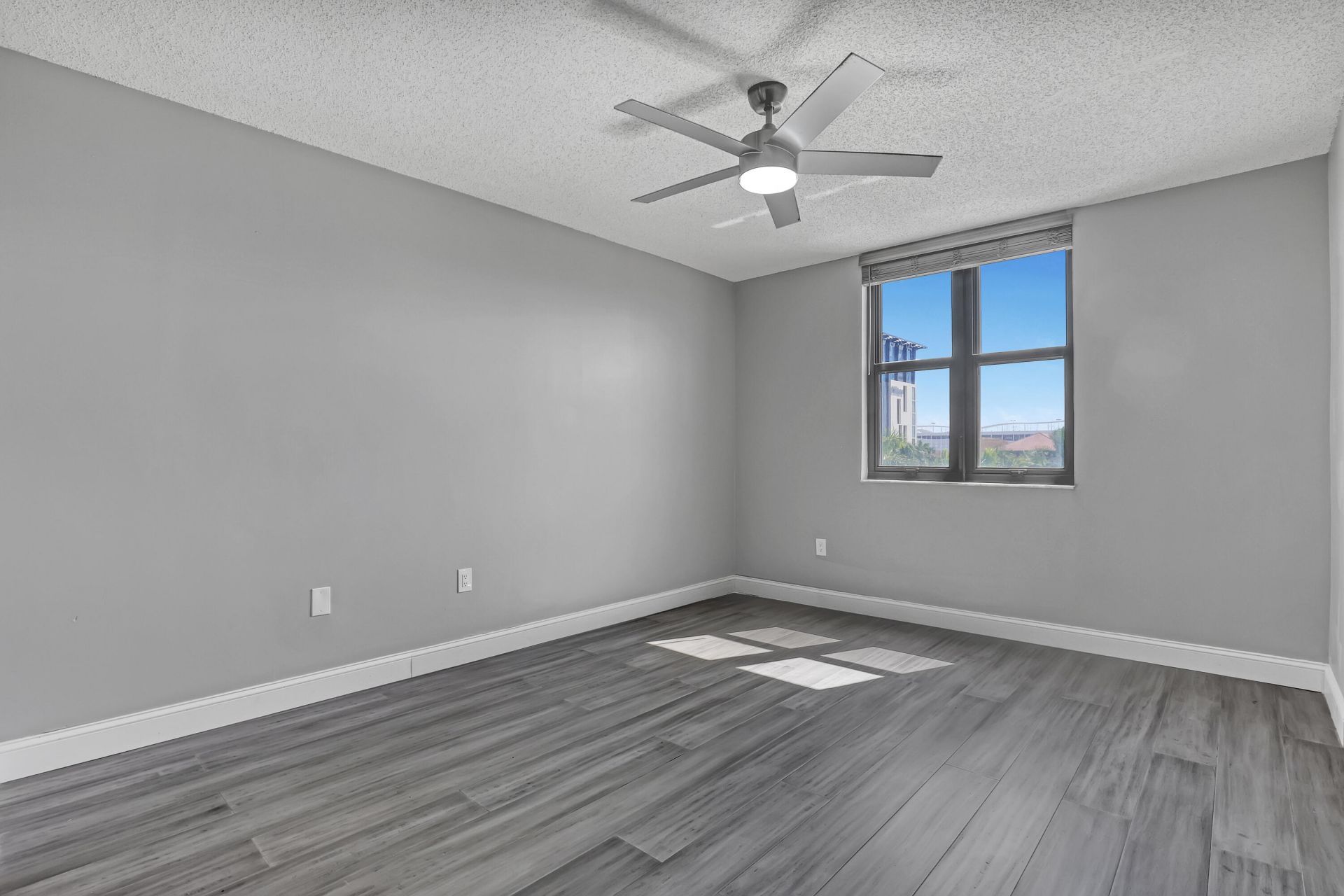 651 Okeechobee Boulevard, Unit 403, West Palm Beach, FL 33401 Photo