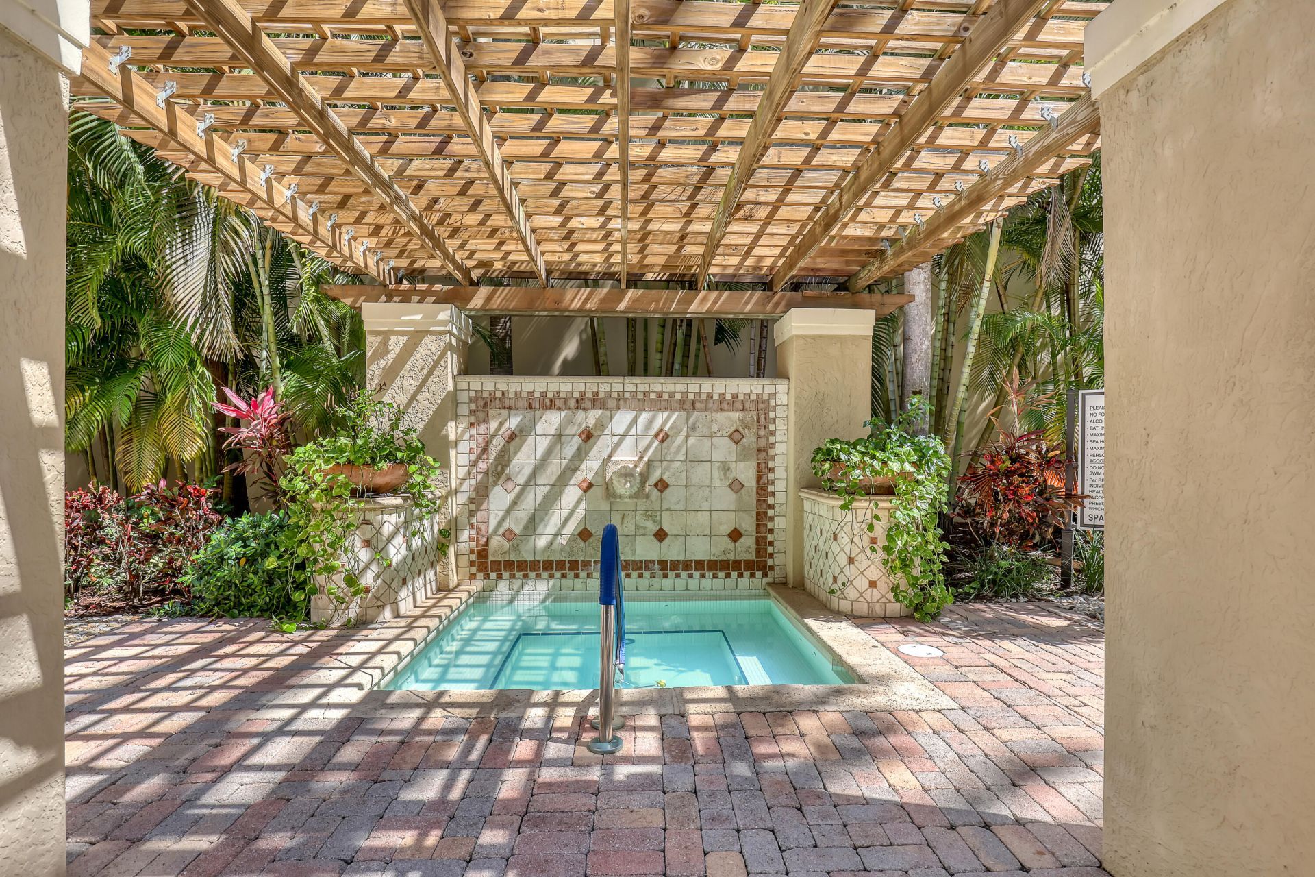 651 Okeechobee Boulevard, Unit 403, West Palm Beach, FL 33401 Photo