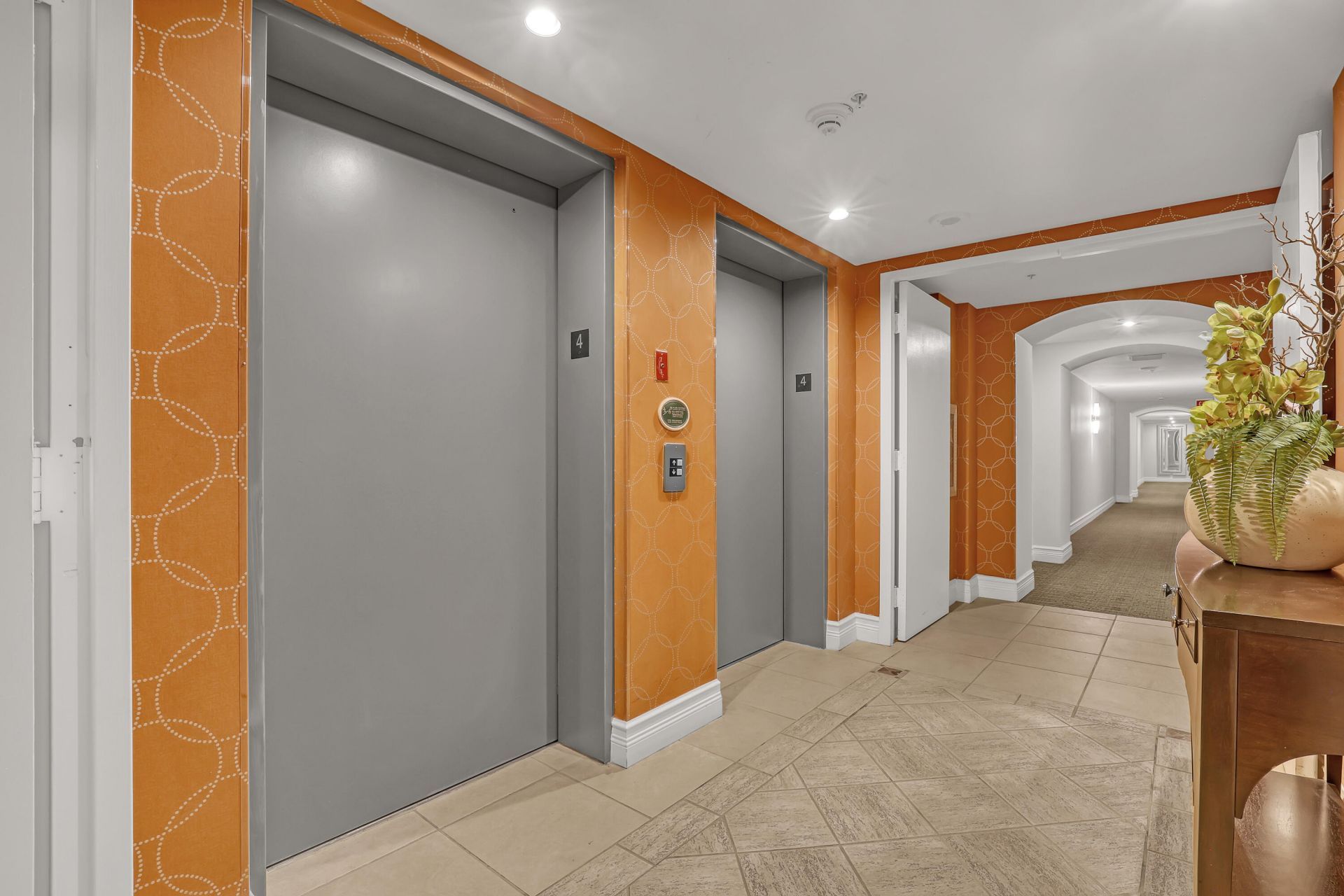 651 Okeechobee Boulevard, Unit 403, West Palm Beach, FL 33401 Photo