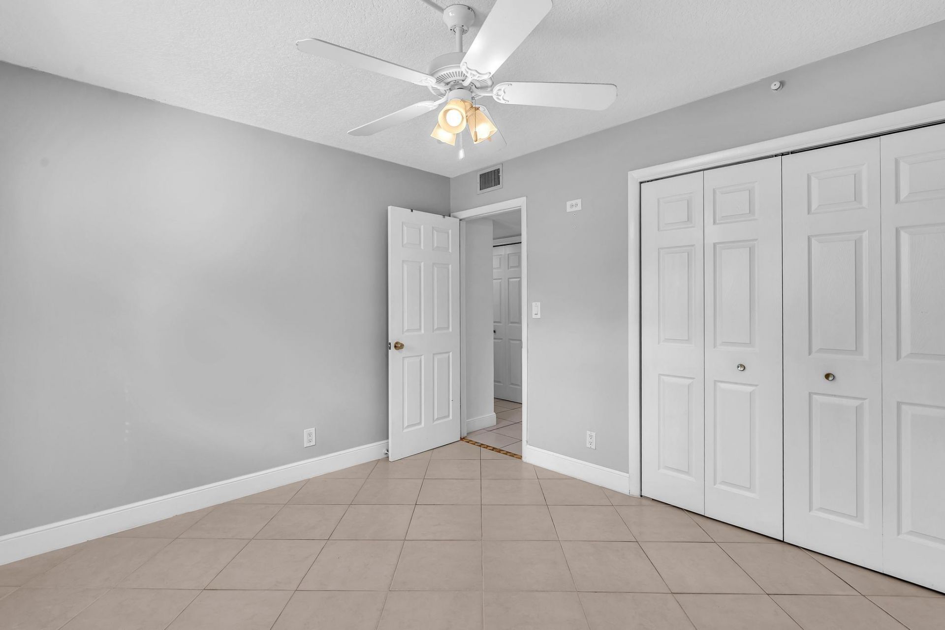 1779 NE 40th Place, Unit 405, Pompano Beach, FL 33064 Photo