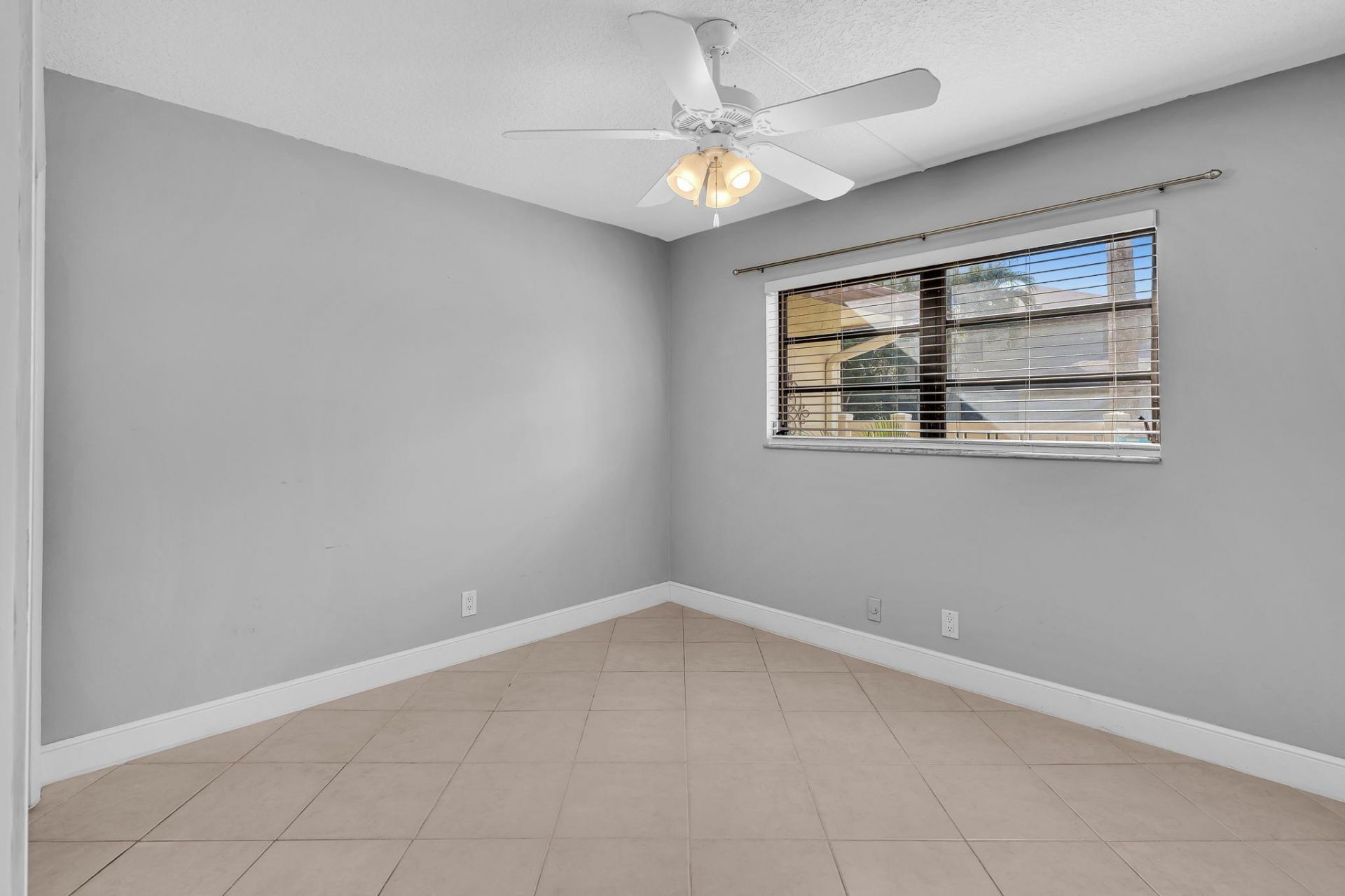 1779 NE 40th Place, Unit 405, Pompano Beach, FL 33064 Photo