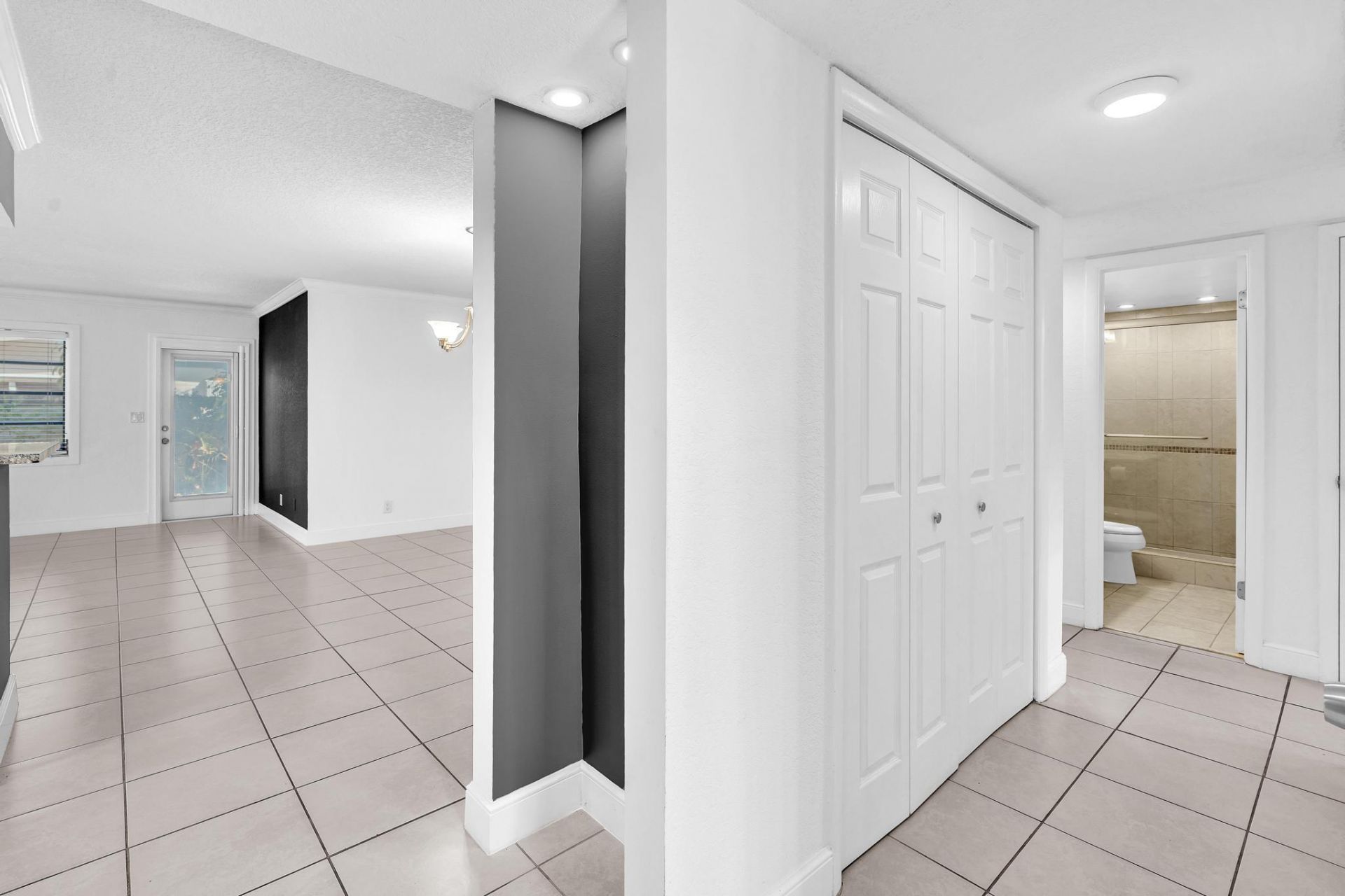 1779 NE 40th Place, Unit 405, Pompano Beach, FL 33064 Photo