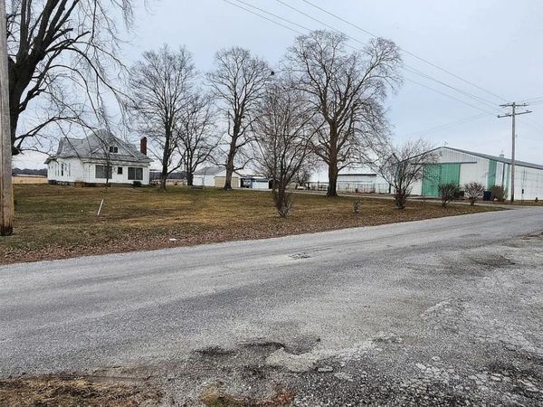 1100 John Stelle Road, Mcleansboro, IL 62859