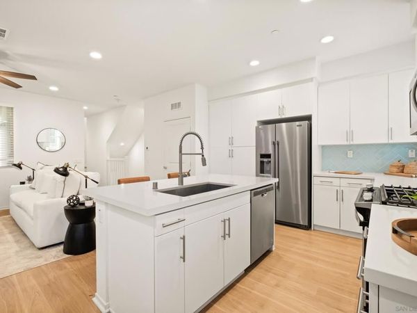 1118 Via Lucero, Oceanside, CA 92056