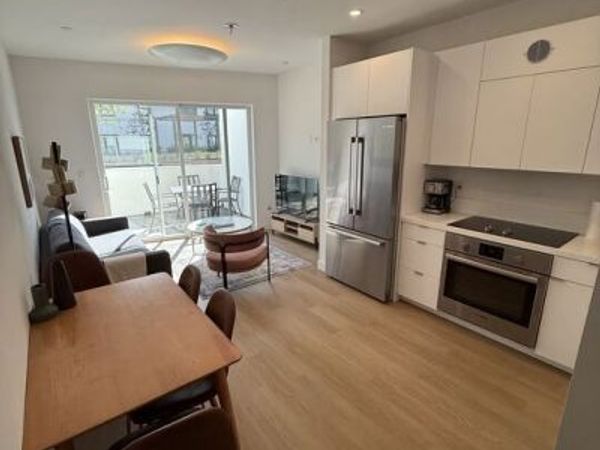 1130 N Orange Drive, Unit 302, Los Angeles, CA 90038