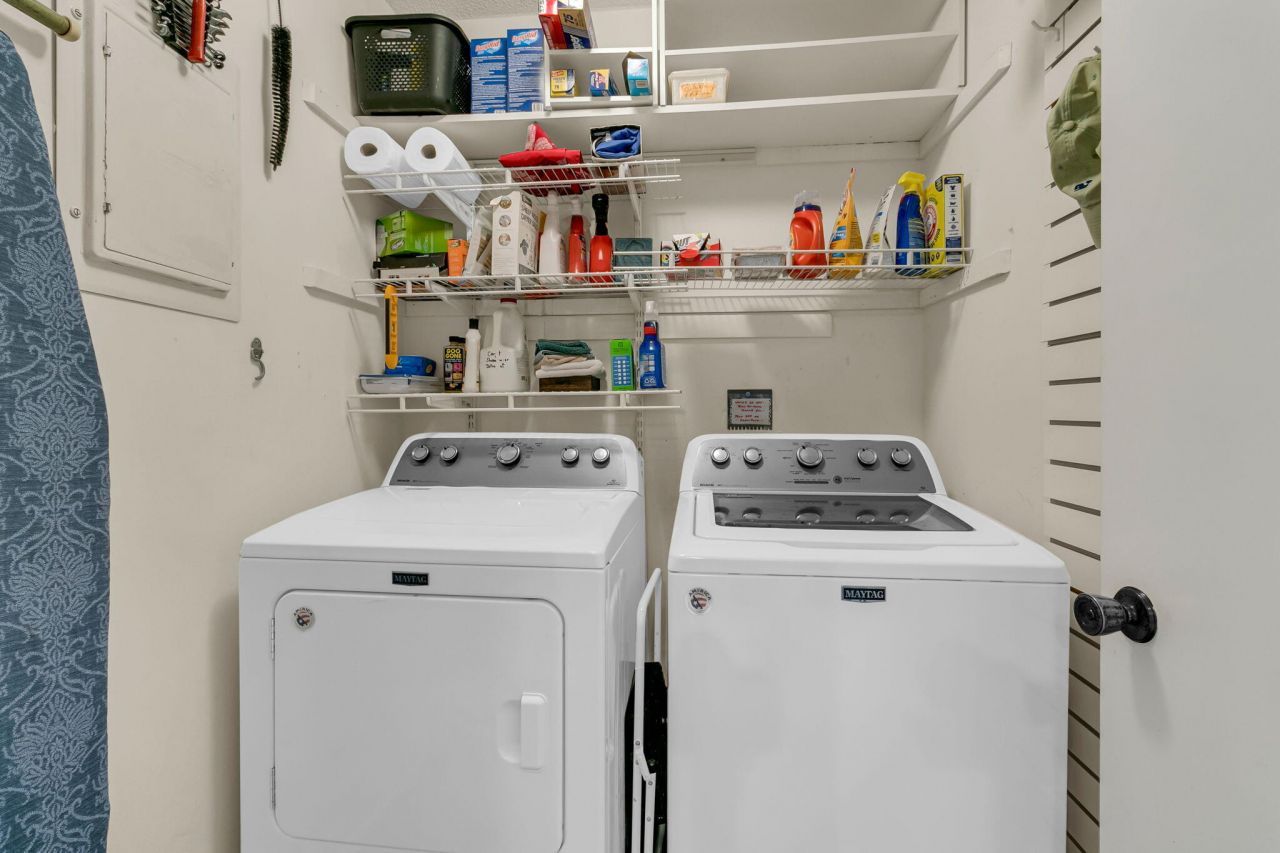 38 Twin Oaks Lane Photo 11