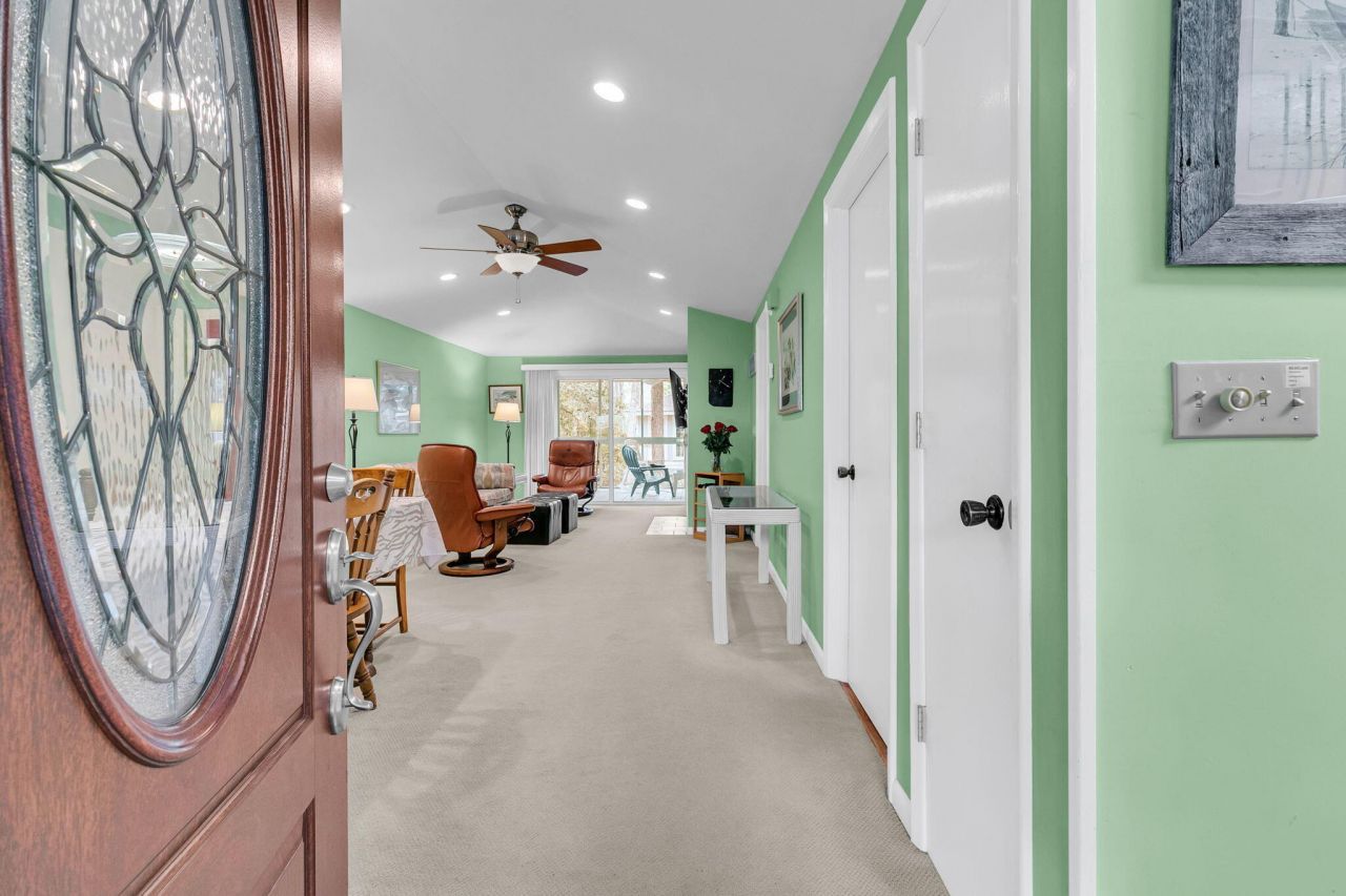 38 Twin Oaks Lane Photo 4