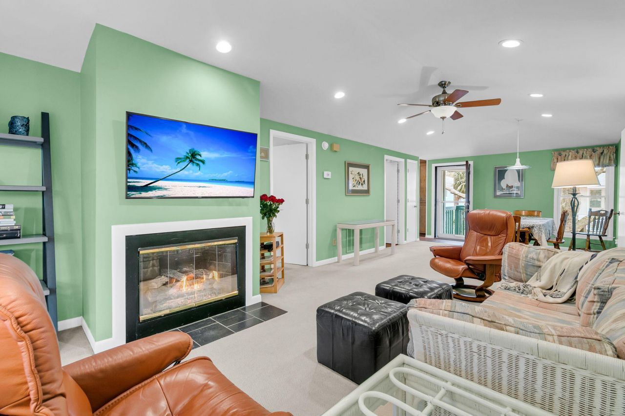 38 Twin Oaks Lane Photo 6