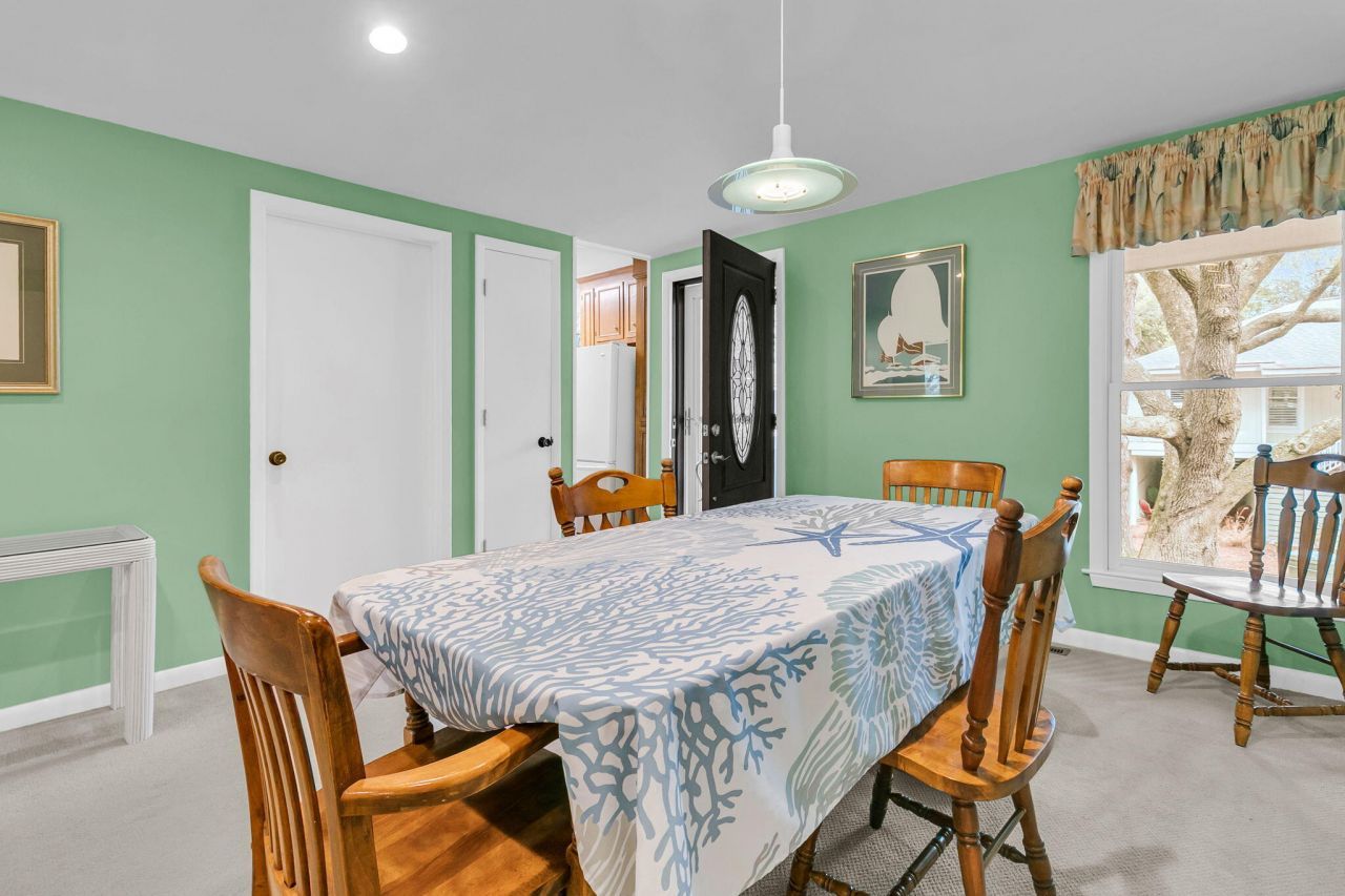 38 Twin Oaks Lane Photo 9