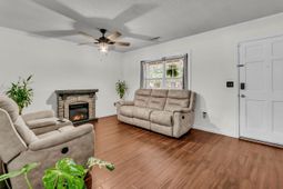 411 Corey Boulevard photo 4