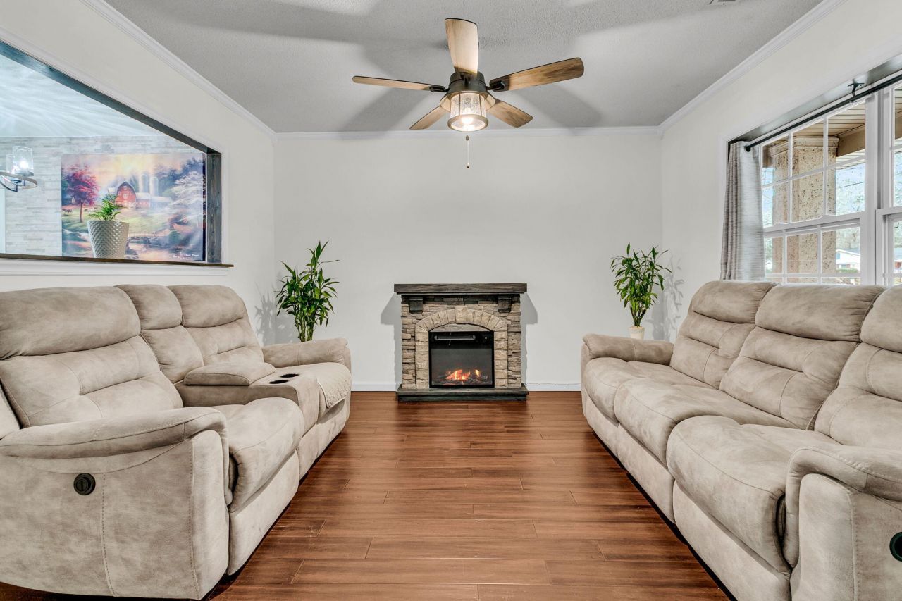 411 Corey Boulevard Photo 5