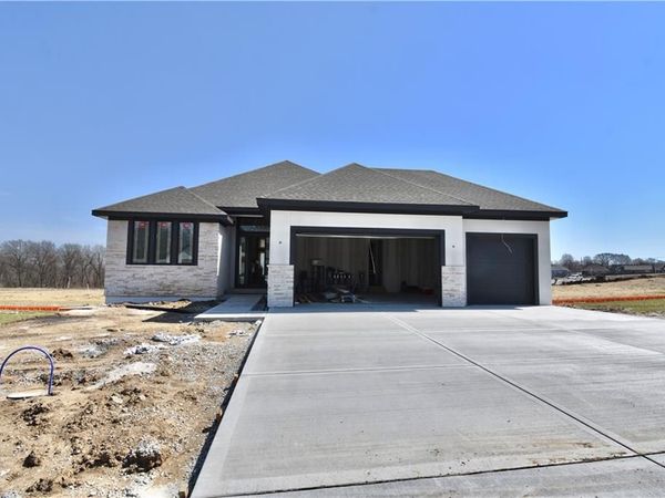 7645 N Booth Avenue, Kansas City, MO 64158