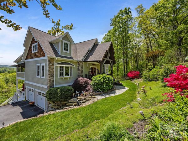 410 Lamp Post Drive, Zirconia, NC 28790