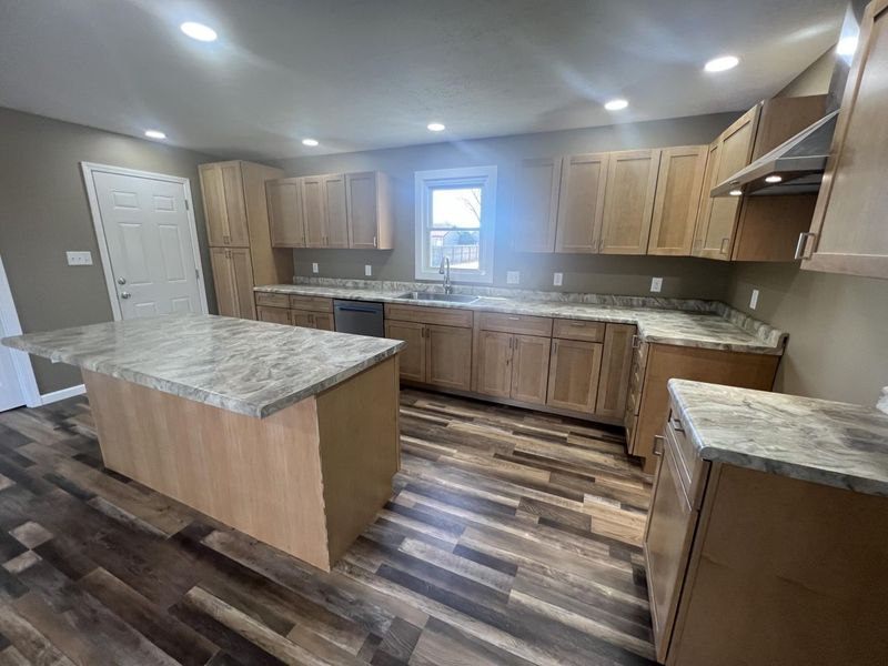 533 N Westminster Street, Waynesfield, OH 45896 Photo 22