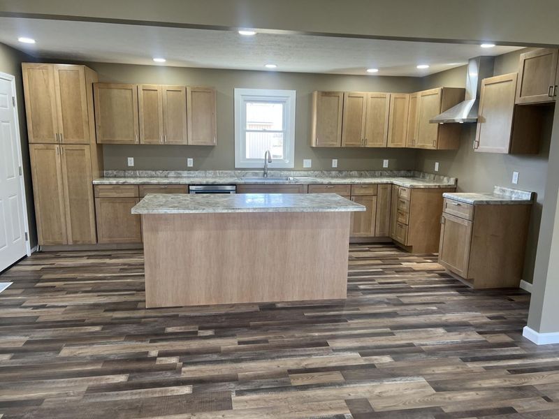 533 N Westminster Street, Waynesfield, OH 45896 Photo 25