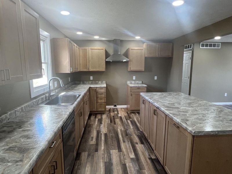 533 N Westminster Street, Waynesfield, OH 45896 Photo 27