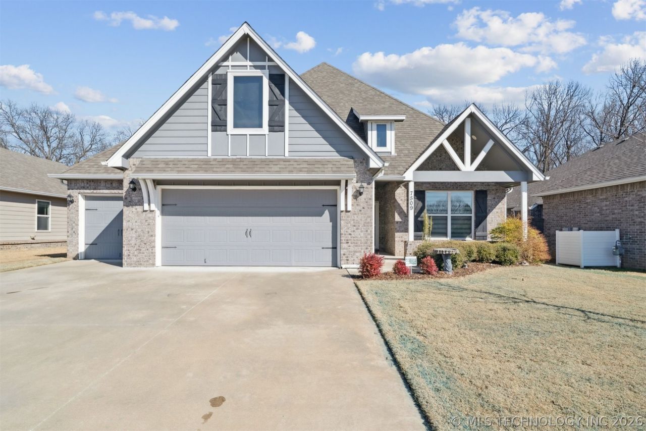 7509 S Walnut Avenue, Broken Arrow, OK 74011 Main Photo