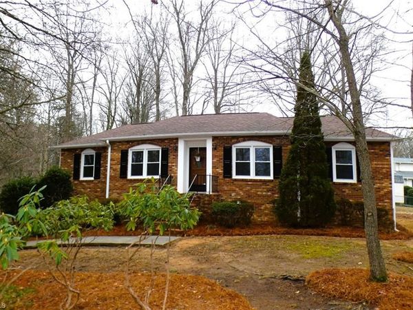 101 Shady Oak Court, Clemmons, NC 27012