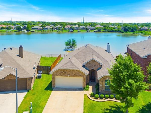 5541 Grenada Drive, Fort Worth, TX 76119