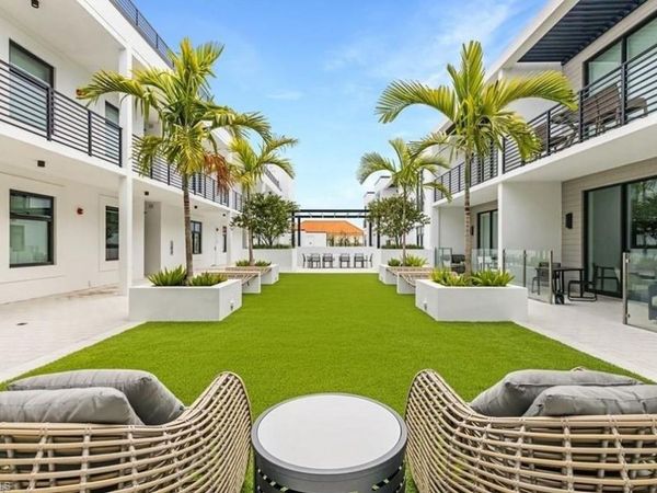 850 Central AVE , Unit 301, OTHER, FL 34102