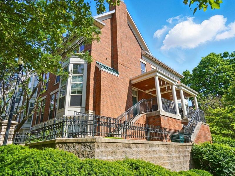 207 Stetson Street, Cincinnati, OH 45219 Photo 1