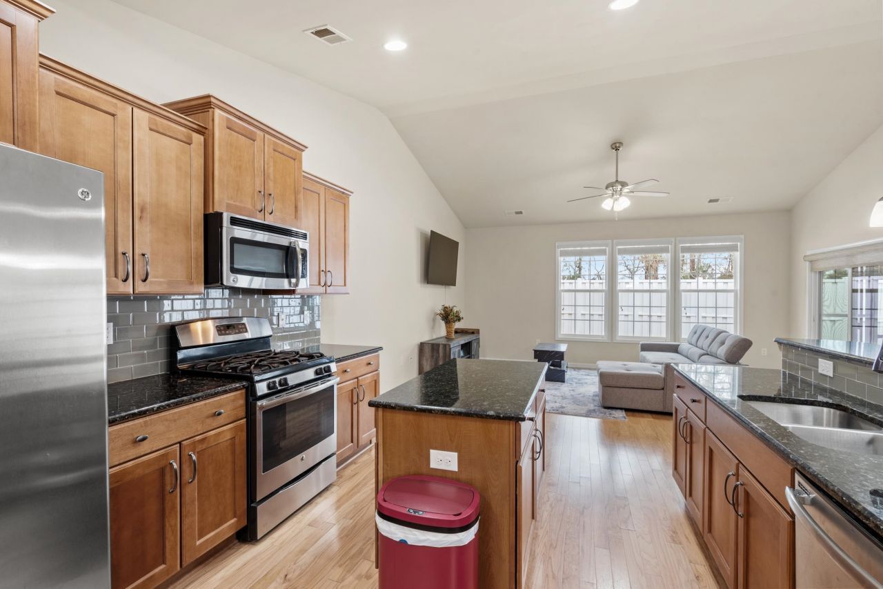 325 Saint Catherine Bay Ct.  Photo 12