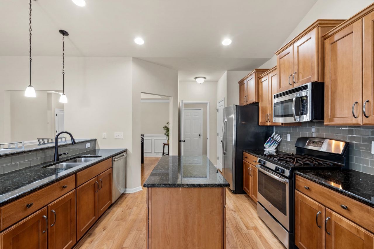 325 Saint Catherine Bay Ct.  Photo 15